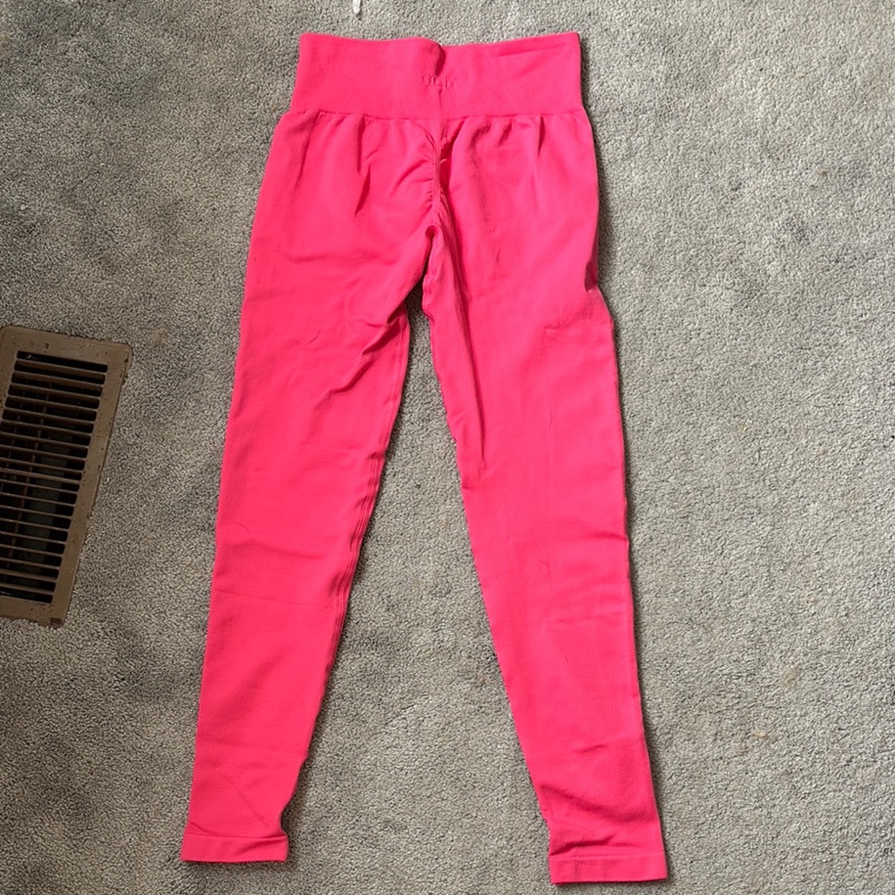 Hot Pink High-Waisted gym Leggings